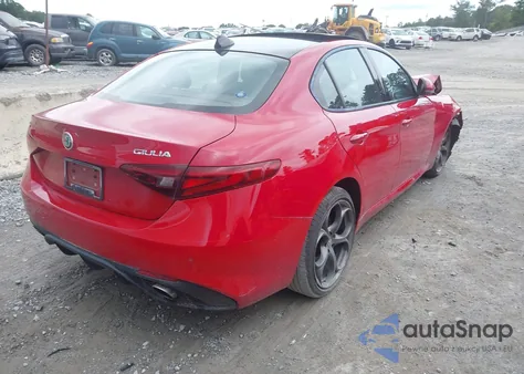 2018 Alfa Romeo Giulia Ti Sport Awd z USA, uszkodzony, nr VIN ZARFAEEN2J7566698